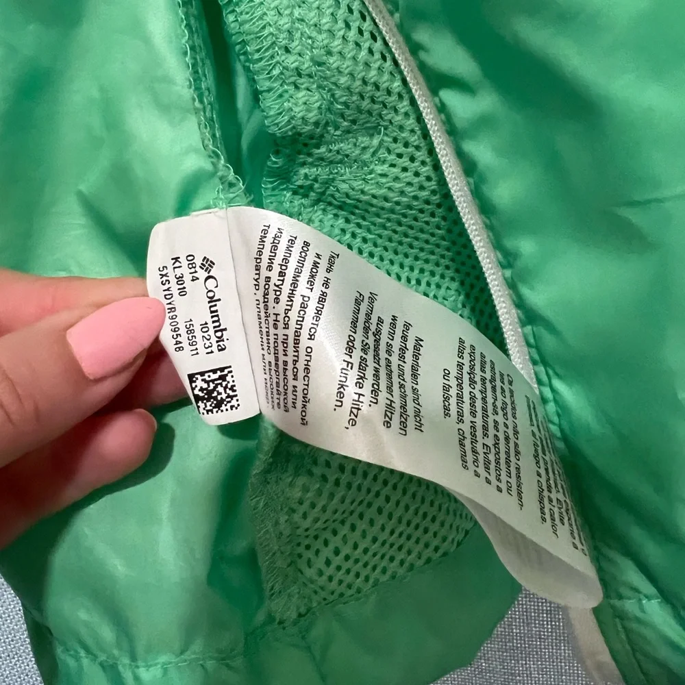 NWOT- Columbia Neon Green Windbreaker 💚✨ - Picture 3 of 7
